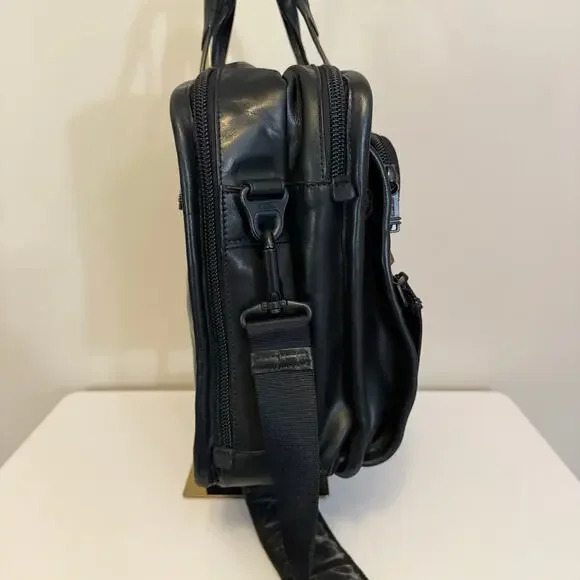 Tumi Alpha Slim Deluxe Briefcase Bag Black Leather Portfolio Messenger Business - Picture 7 of 14